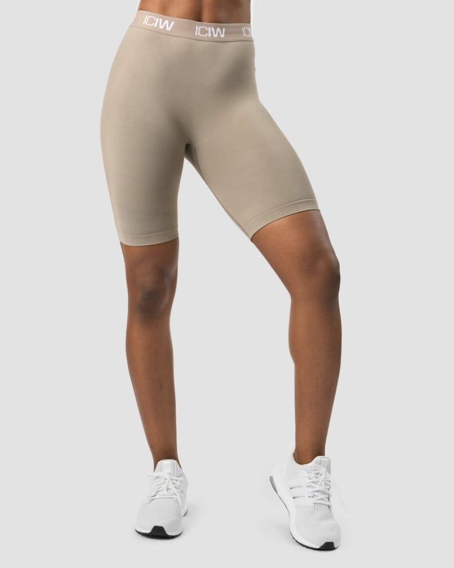 Naiset ICIW Seamless | Define Seamless Logo Biker Shorts Taupe