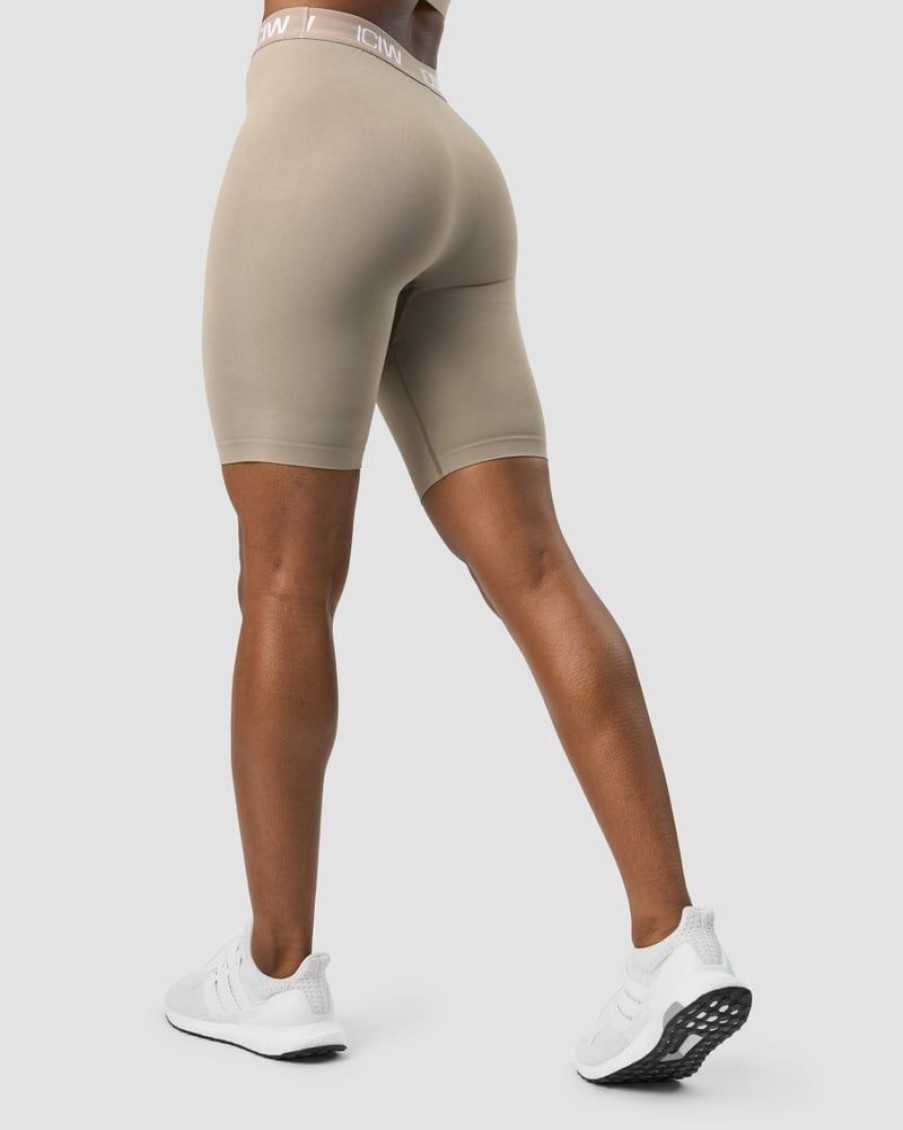 Naiset ICIW Seamless | Define Seamless Logo Biker Shorts Taupe